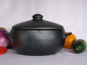 cocotte en poterie culinaire noire (OYera - AD33)