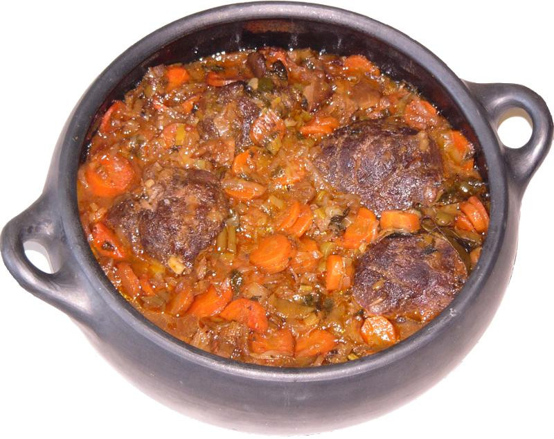 Joues de porc confites aux légumes | poterie culinaire OYera