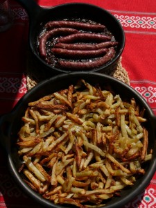 saucisses-frites et poterie culinaire Oyera saucisses-frites et poterie culinaire Oyera