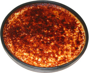 crème brûlée dans un plat à tarte Oyera